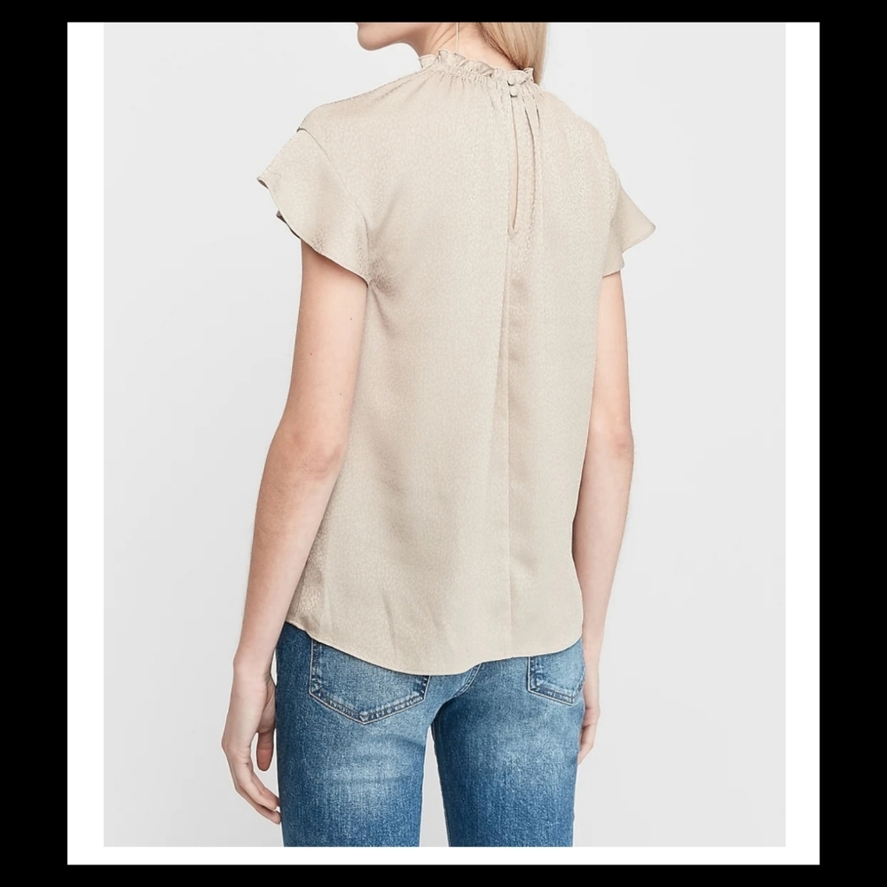 ♥️ EXPRESS/ Size: S/P/ Ruffle Mock Neck Top - Picture 7 of 9